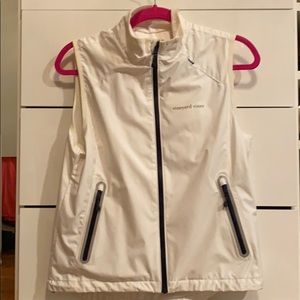Vineyard Vines white rainproof vest size small